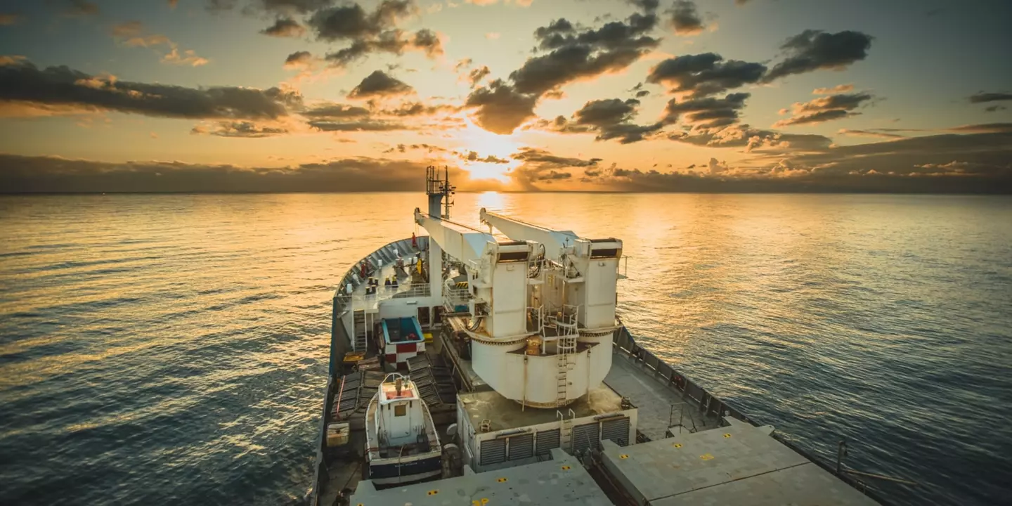 Le Marion Dufresne II au départ du port de La Réunion