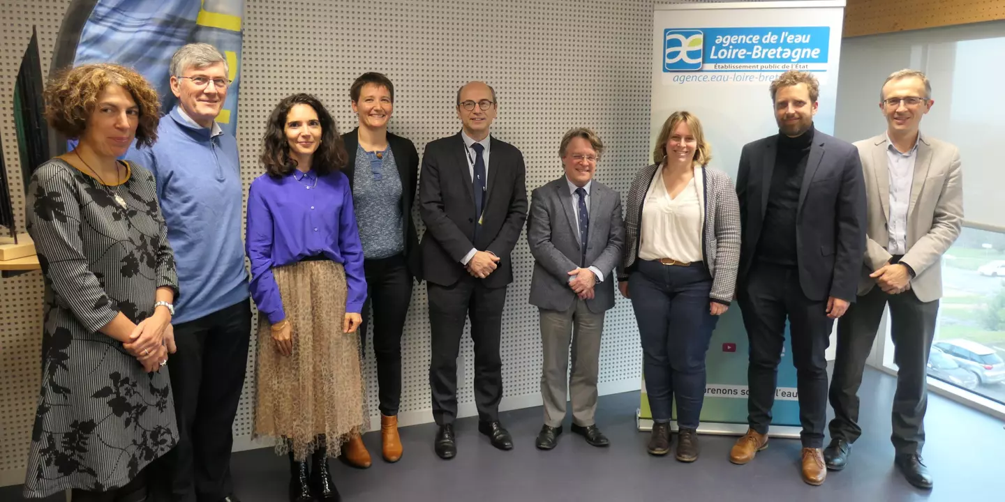 Le 13 novembre 2023, Martin Gutton, directeur général de l’agence de l'eau Loire-Bretagne, et Patrick Vincent, directeur général délégué de l'Institut français de recherche pour l'exploitation de la mer se sont rencontrés au siège de l'Ifremer à Plouzané dans le Finistère.