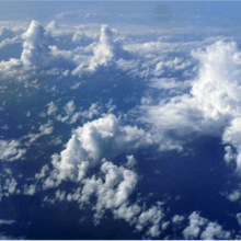 Les cumulus d’alizés, petits nuages de basse altitude, p eu couvrants, forment la « majorité silencieuse » des nuages surplombant l’océan tropical