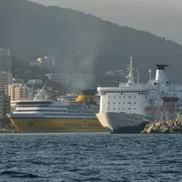 Forte artificialisation de la côte, trafic maritime intense, tourisme massif… La Méditerranée subit de fortes pressions anthropiques