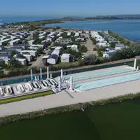 Plateforme dédiée à la production de biomasse algale en milieu ouvert et aux AIMT (Aquaculture multi-trophique intégrée).